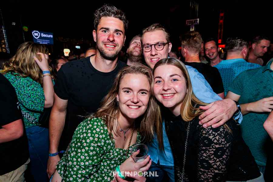 Publiek Bewerkt    (80)